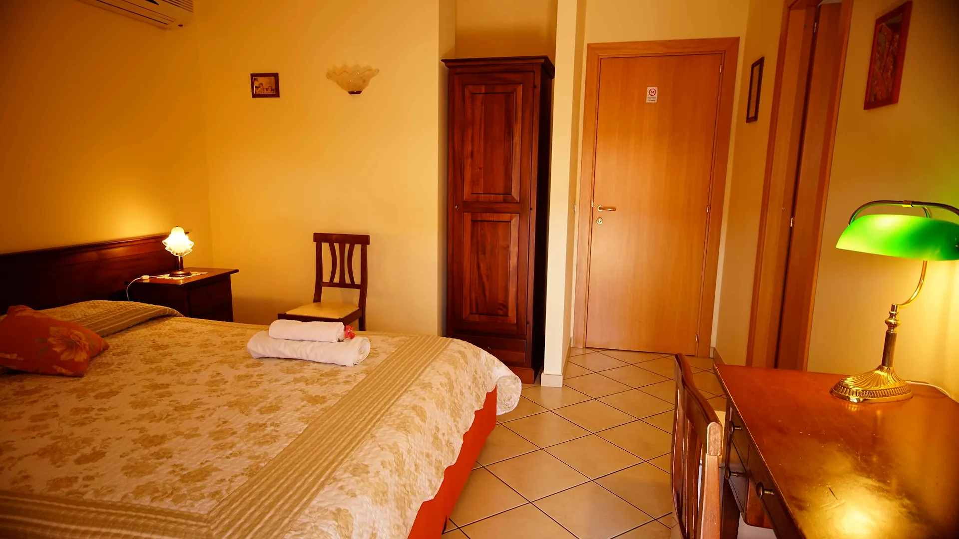 *** לינה וארוחת בוקר Aci SantʼAntonio B&B Casalotto Inn איטליה