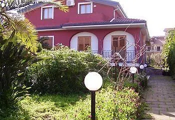 Aci SantʼAntonio B&B Casalotto Inn