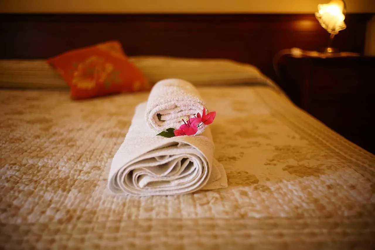 *** לינה וארוחת בוקר Aci SantʼAntonio B&B Casalotto Inn איטליה